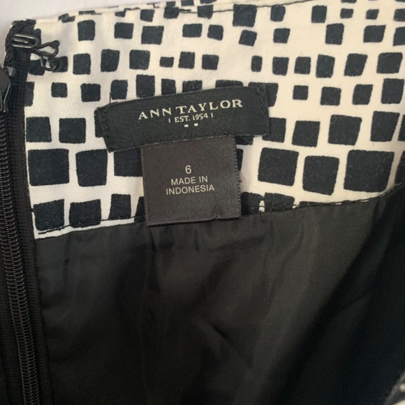 Black and white skirt - Picture 4 of 5